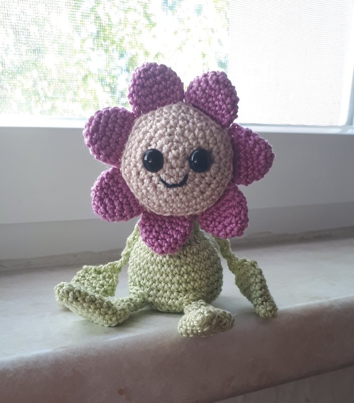 Happy Little Flower - Crochet Pattern