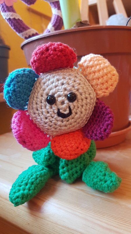 Fröhliche kleine Blume - Häkelanleitung