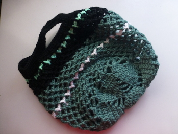 Sehr praktisch so ein Netz, und die Wollreste sind auch gut untergebracht.