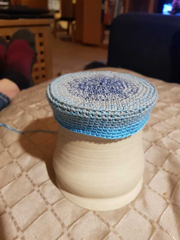 Genieße dein Getränk im Freien mit dem Bienen-Schirmchen