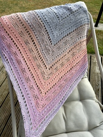 Mein erstes Projekt. Super erklärt.
#tuch #häkeln #dana #inge