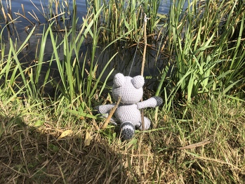 Mithilfe der tollen Anleitung konnte ich relativ zügig einen wirklich tollen kleinen Waschbär häkeln. Den finde ich tatsächlich auch richtig süß. Vielen Dank