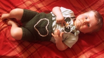 Babyschuhe aus reiner Alpakawolle.