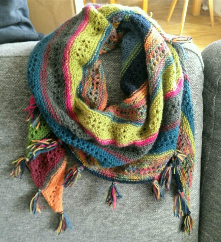 Tuch aus Wollresten stricken ohne Fäden vernähen, keine linken Maschen