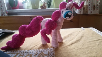 Danke für die ausführliche und aufwendige Anleitung. Das Nacharbeiten war ein Spaß und das Ergebnis sieht wirklich super aus. Meine Kleine ist begeistert!