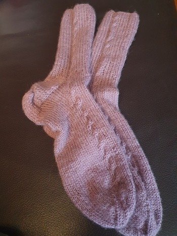 Ich habe das erste Mal ein Zopfmuster probiert. Es war gar nicht so schwierig, wie ich dachte.