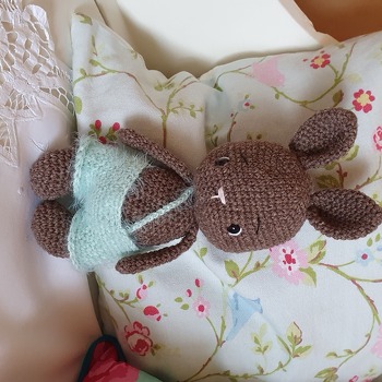 Hier kommt mein zweiter Bunny. Ein so dunkles Braun würde ich nicht wieder wählen.