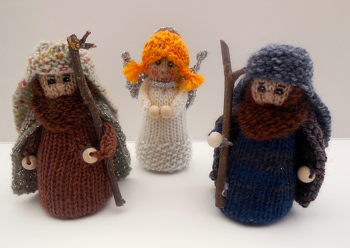 Hirten und Engelchen sind nun auch fertig. Die Heiligen Drei Könige sind in Arbeit. Foto folgt!