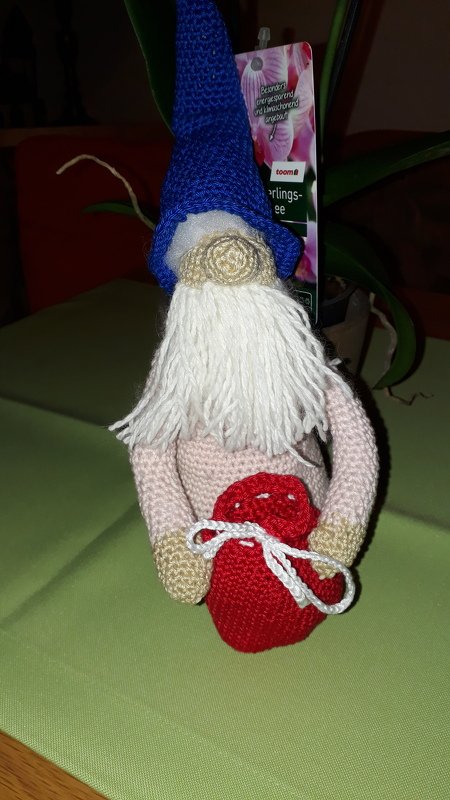 Willy Wichtel , der charmante Gutscheinüberbringer ( oder eine Liebesbotschaft ;- )  )