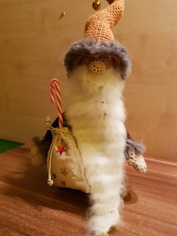 Super schöne Anleitung..hat echt Spaß gemacht den Wichtel zu machen.Nur das Bärtchen habe ich geändert und das Säckchen genäht.Klasse ..!