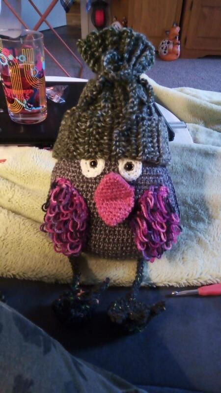 Häkelanleitung Wintervögelchen &quot;Viola&quot; (Kantenhocker)