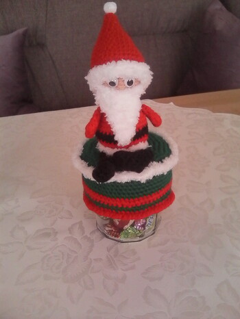 Ich habe den Elch und den Nikolaus fertig, hat sich dank der guten Anleitung problemlos häkeln lassen