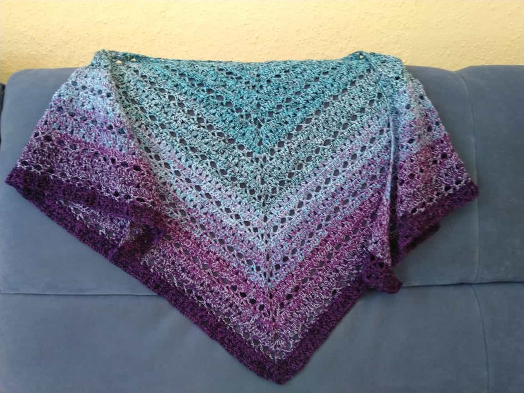 Crochet pattern shawl // triangular shawl //scarf Fixe Nixe