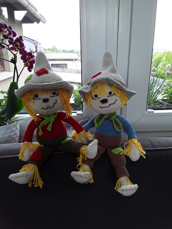 Vielen Dank für die tolle Anleitung. Sieht so putzig aus der kleine Jup, deshalb hab ich gleich 2 davon gehäkelt.