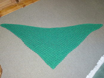 Hier das Ergebnis meines Dreieckstuchs.