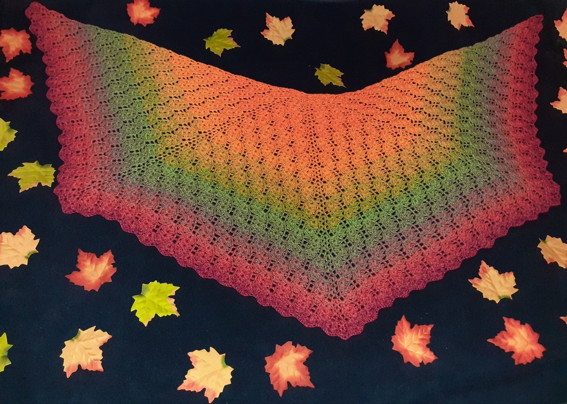 Häkeltuch Herbstblätter (Fünfecktuch)