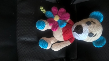 Eine wirklich schöne Anleitung...der Bär wird von Herzen von meinem Enkelkind geliebt. Super gut nach zuarbeiten ...werde ihn noch mal häkeln ..gerne wieder