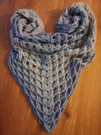 Eine schönes Muster und leicht nachzuarbeiten. Ich habe das Muster nach der 