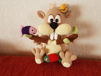 Super Anleitung. Ließ sich ohne Probleme häkeln. Es sieht so aus als ob mein Biber nicht alleine bleibt. Ein zweiter in braun würde sich doch gut machen!?