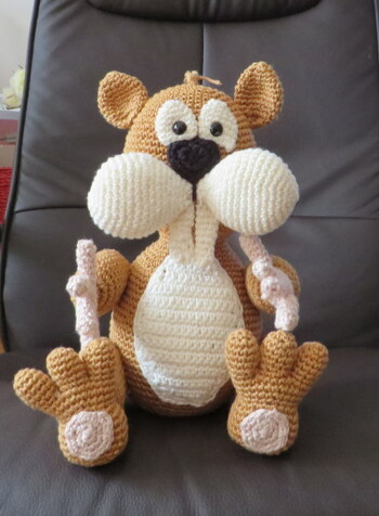 gestern ist mein Hamster fertig geworden.