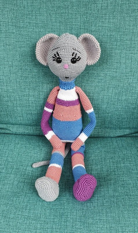 Schlenkermaus aus Wollresten. Glückstier 2020!