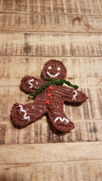 Richtig süßer Mini Lebkuchenmann, einfach und schnell nachgehäkelt.
Danke für die Anleitung fraeuleinbutterblume!