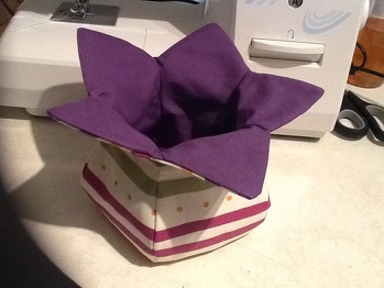 Es hat hervorragend geklappt. Es war Super erklärt und auch für mich, als Anfängerin im Nähen, sofort nachvollziehbar.