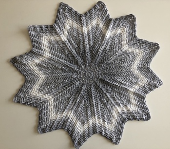 600m, 3-fädig wurden mit Nadelstärke 3,25 verarbeitet