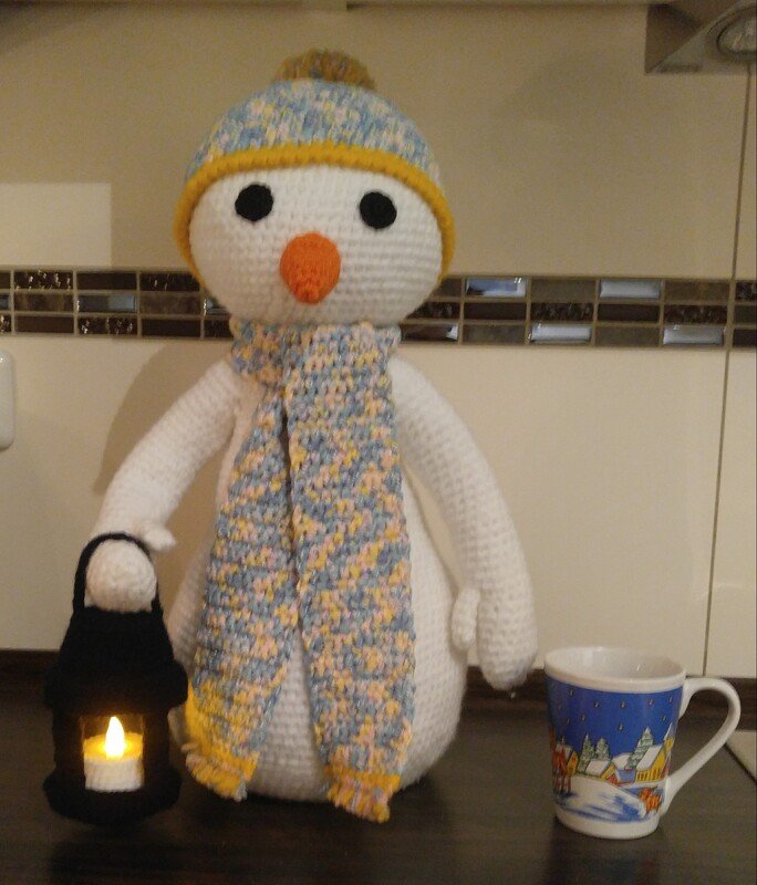 Häkelanleitung Schneemann Emil Flocke mit Laterne