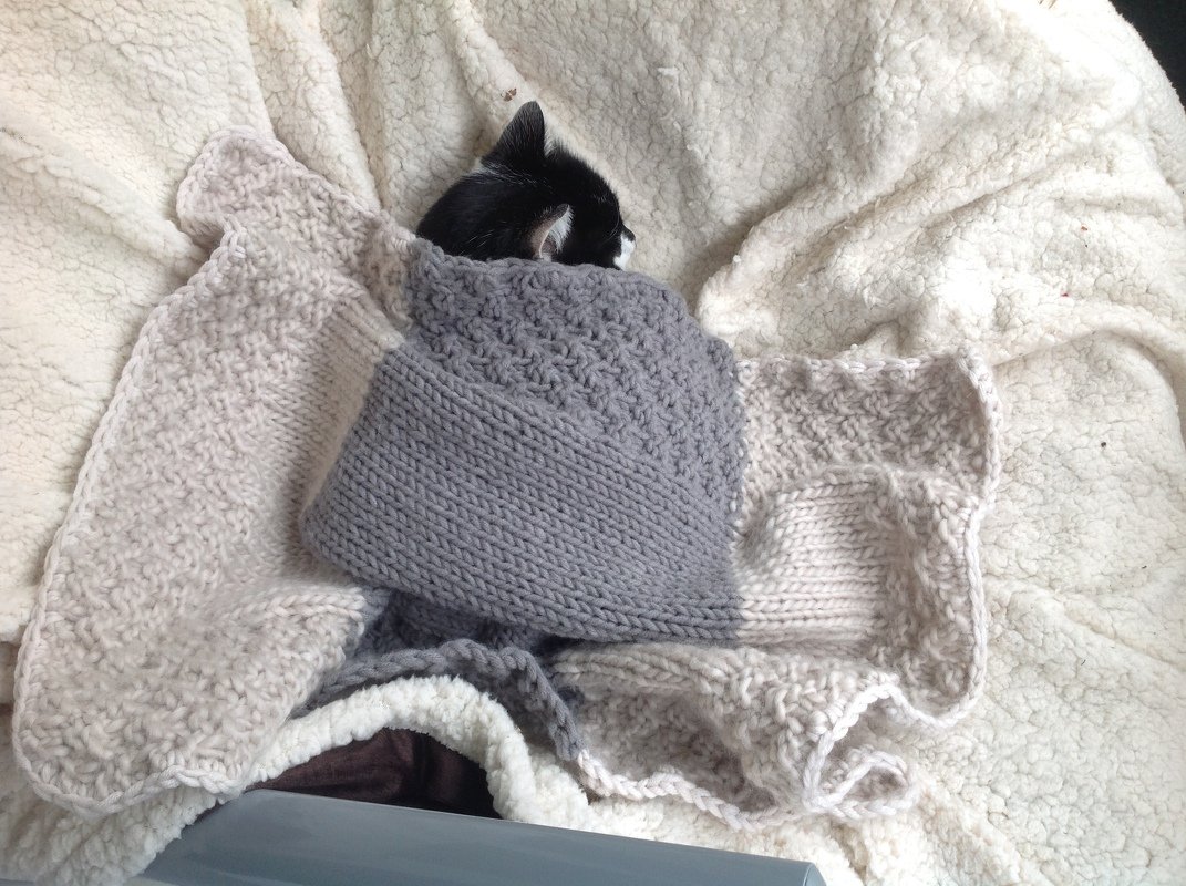 Kuschelige Babydecke selbstgestrickt