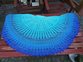 Wundervolle Anleitung. Ich habe nur nach der Häkelschrift gearbeitet, den Text brauchte ich nicht. Die HS ist aussagekräftig und superpräzise. Danke für diese tolle Anleitung.