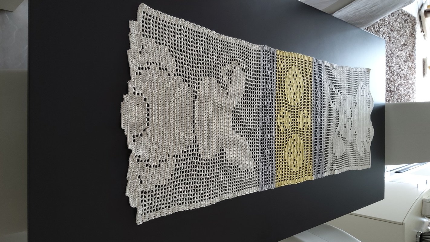 Häkeln / Tischläufer "Schnuffel" + Bonusgröße