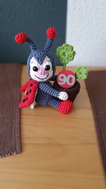 Meine Tischdeko zum 90. Geburtstag ist sehr gut angekommen.