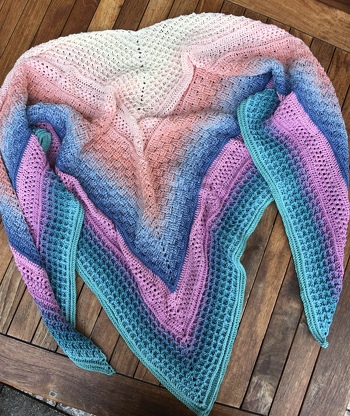 Anleitung war verständlich; hab das Muster ein wenig geändert.
War ein Geschenk, welches sehr gut gefallen hat :)