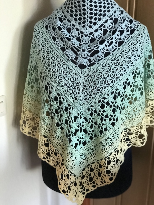 Lovely Wonder Häkeltuch