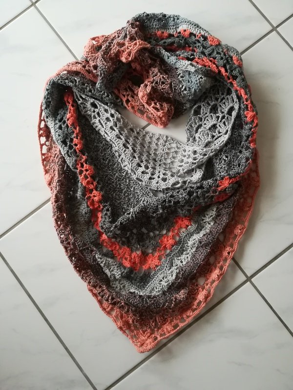 Lovely Wonder Häkeltuch