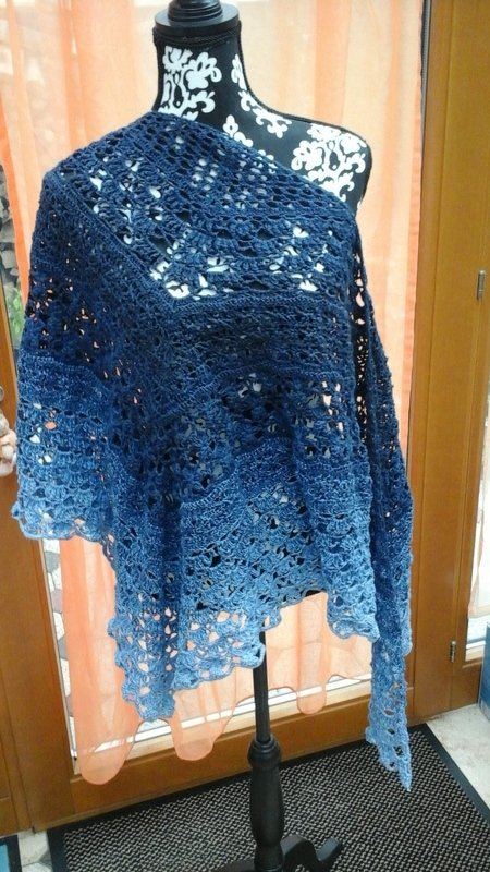 Lovely Wonder Häkeltuch