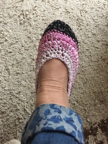 Diese Ballerina`s haben mir gut gefallen und somit habe ich die Anleitung gekauft und sofort nachgemacht.
Die Anleitung war gut zu verstehen.Super ...
Gruß
Gertrud Manns