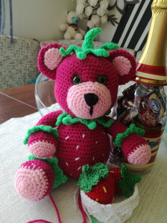 Sugar sweet Straw Bearry - crochet pattern