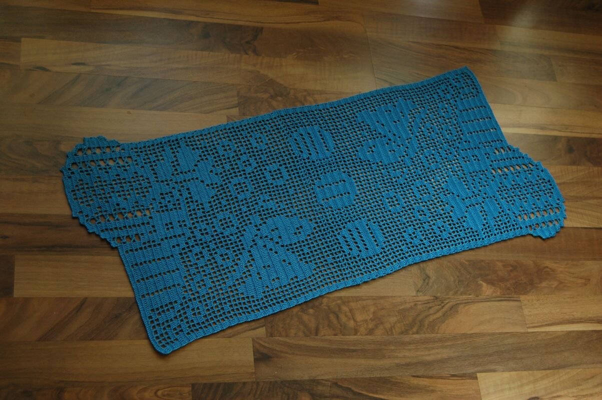 Tischläufer "Ostereier auf der grünen Wiese"