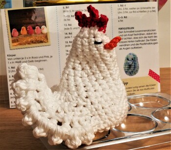 Danke für die Super Anleitung. War gut nach zu häkeln. Wirklich voll Retro. Ich bin begeistert. Zu Weihnachten die Retro Engel von elke-eder, zu Oster die  Hühner ;-)!
