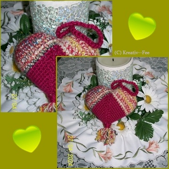 # Herz 1
HERZ(en) kann man nie genug haben... gefertigt nach dieser Anleitung:
https://www.crazypatterns.net/de/items/5810/kostenlose-haekelanleitung-freebook-herz
Sie ist umfangreich und verständlich geschrieben...  man kann dieses schöne Herz leicht nacharbeiten... allerdings wurde bei meinem 1. Versuch die Naht (Abnahmen) auf der einen Seite  etwas schief/unregelmäßig, warum auch immer... das 2. Herz wurde sehr viel besser... siehe #Herz 2.
Danke für diese schöne Anleitung!