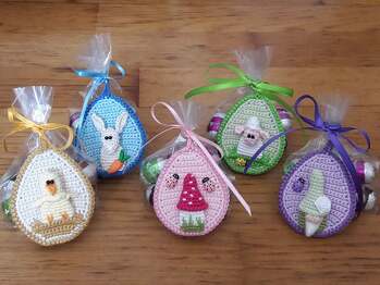 einfach eine wunderschöne Idee für den Osterstrauch; die Anleitung ist leicht verständlich inkl. Bilder... das waren bestimmt nicht die letzten Eier, die ich gefertigt habe!!!