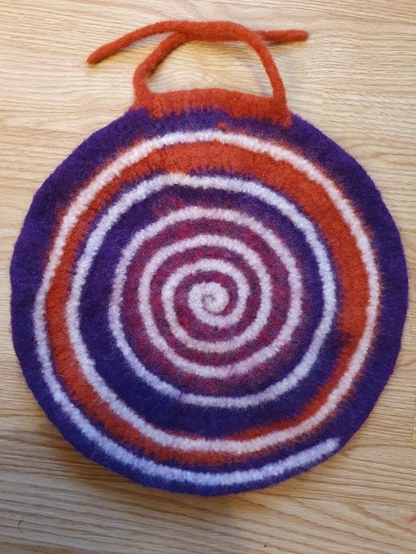 Schneller FilzTeppich aus FilzWolleResten - auch für Anfänger geeignet