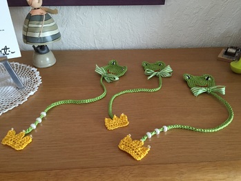 Die Froschkönige machen süchtig! Die Anleitung ist prima und auch für Anfänger gut geeignet. Eine hübsche kleine Arbeit für zwischendurch!