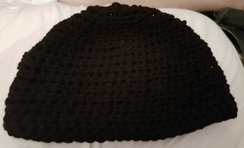 Variante in schwarzer Acryl Wolle