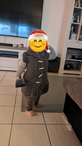 Gehäkelt mit Alison & Mae Giant Wool Yarn (9mm Nadel). Ist leider sehr kratzig, aber für einen Mantel / Weste ist das erstmal ok.