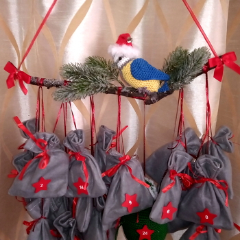 ---ist Weihnacht vorbei können die Säckle abgeschnitten werden und ich hab eine tolle Tür-Winterdeco