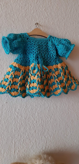 Es hat einen großen Spaß gemacht, das Kleidchen nach dieser sehr ausführlichen und klaren Anleitung zu häkeln.
Oma Sonja