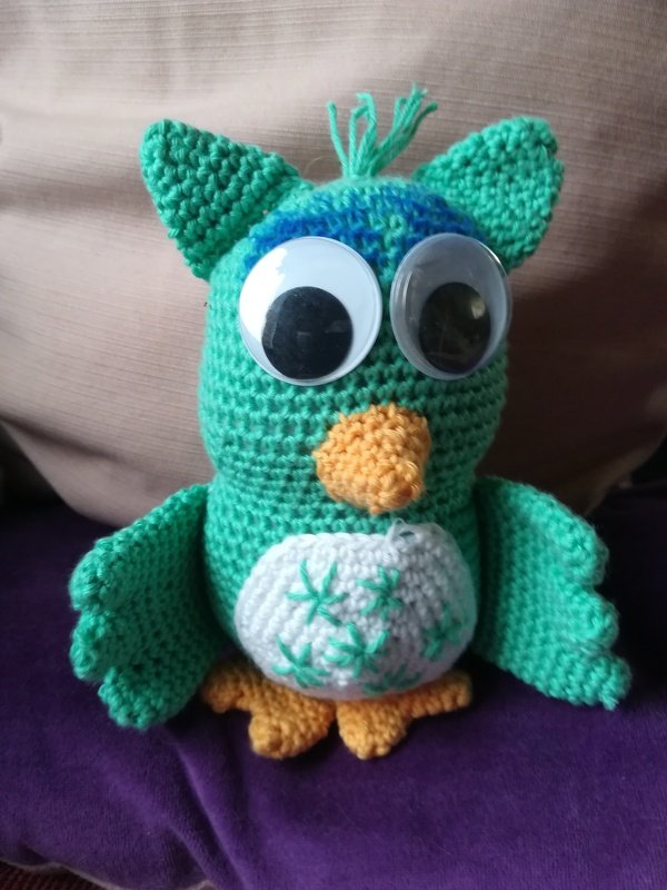 4 little owls on tree trunk  - Crochet Pattern by Diana´s kleiner Häkelshop
